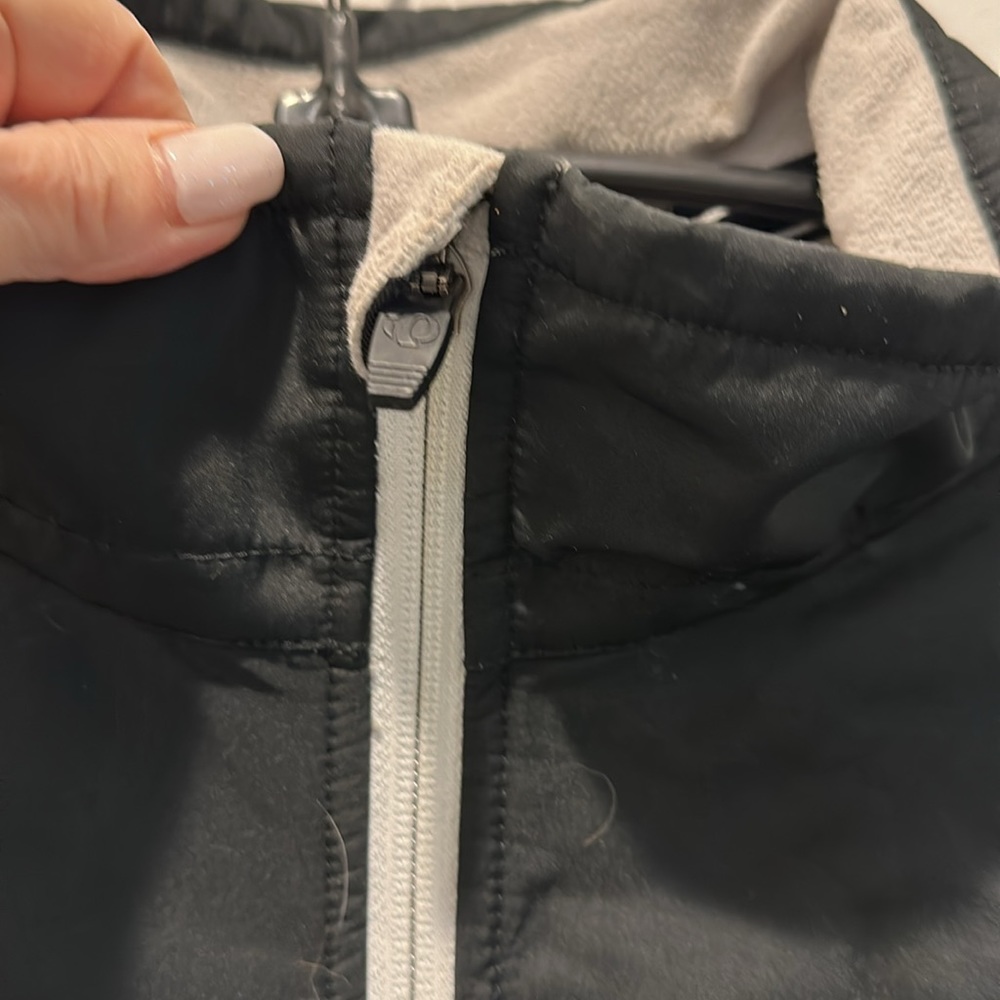 Pearl izumi great men’s jacket for all kinds of wet weather. Full zip & high zip - Picture 2 of 7